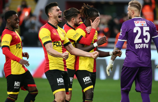 Göztepe konuk ettiği Antalyaspor'u farklı geçti