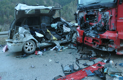 Bolu'da korkunç kaza! Aynı aileden 4 kişi hayatını kaybetti