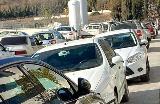 Arabasını sokağa park edenler dikkat! Hırsızlar otomobillerin, farları, aynaları ve lastiklerini çalıyor