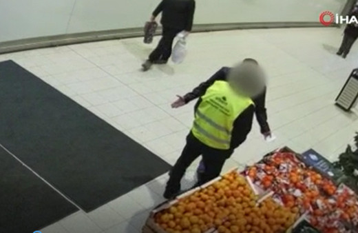 Anbean kaydedildi! Maske uyarısı yapan güvenlik görevlisinin çenesini kırdı