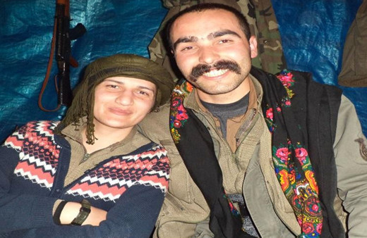 Teröristle fotoğrafı çıkan Semra Güzel skandalında yeni perde üçü de okuldan arkadaş çıktı