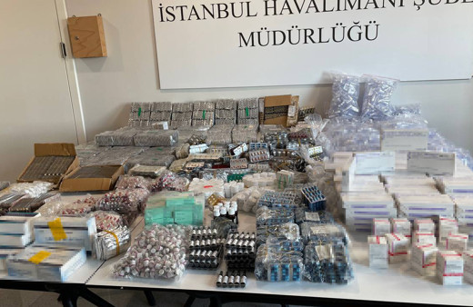 İstanbul Havalimanı'nda ilaç kaçakçılığı! Eczanede vatandaş bulamıyor 7 bin kutu kaçırılıyordu!