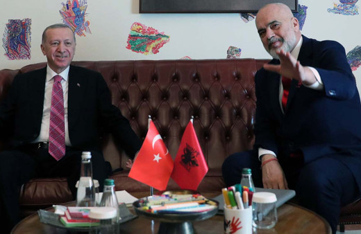 'Cumhurbaşkanı Erdoğan dediklerini yapan ve yaptıklarını söyleyen biri'