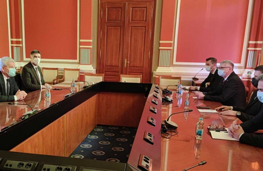 Bosnalı liderler provokatif eylemlere sahne olan Brçko'yu ziyaret etti