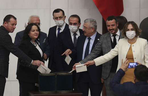 AYM üyeliğine Kenan Yaşar seçildi