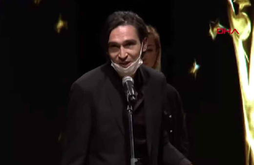 Trans itirafı yapan Çukur'un Timsah Celil'i Ahmet Melih Yılmaz 'en iyi kadın ödülü' istemiş videosu bomba!