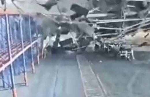 İstanbul Havalimanı'nda kargo terminalinin çatısı çöktü