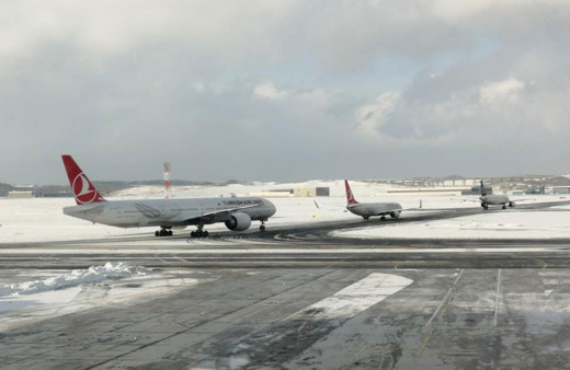 İstanbul Havalimanı'nda uçakların kalkışları da başladı