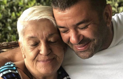 Bülent Şakrak annesi kim neden öldü hastalığı neydi?