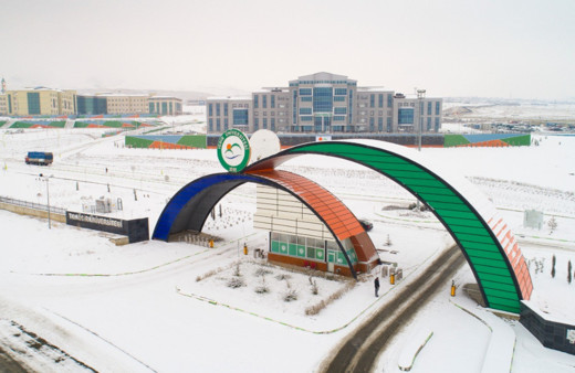 İlk 10'a giremeyen eşi için şartları 3 defa değiştirdi! Iğdır Üniversitesi'nde öğretim görevlisi olarak kadroya aldı