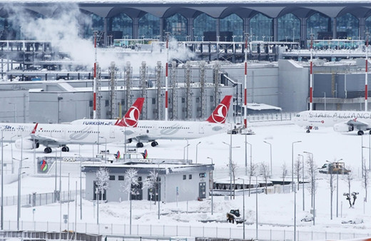 İstanbul Havalimanı'nda bir pist uçuşlara açıldı