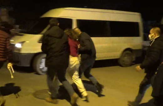 Aydın'da alkollü kadın sürücü polislere zor anlar yaşattı