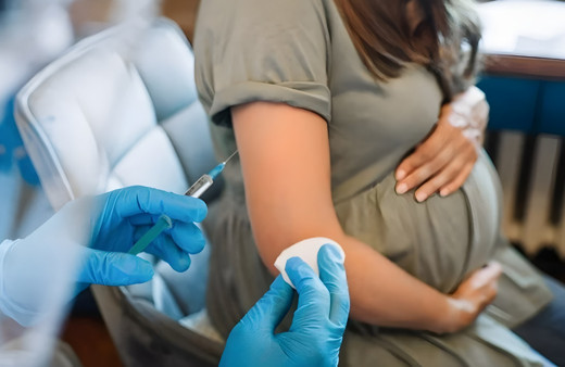 Koronavirüse karşı geliştirilen mRNA aşıları doğurganlığı ve gebeliği etkiliyor mu?