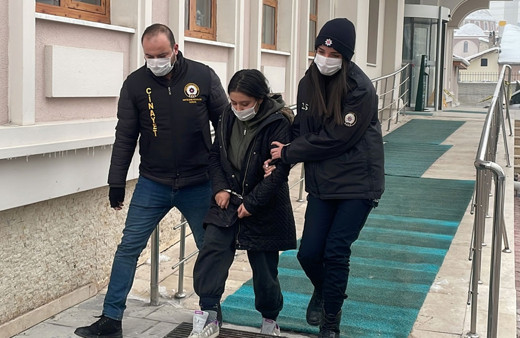 Annesini itti sabah cesediyle karşılaştı!