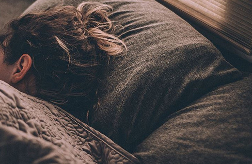 Vaktinizi uyuyarak geçirmeyin! Kış depresyonu uyarısı