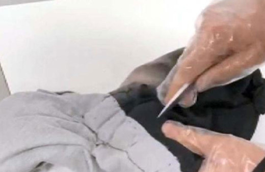 İstanbul Havalimanı'nda İranlı yolcunun tişörtünden çıktı