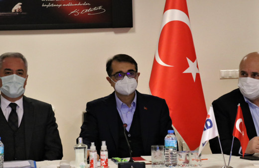 Bakan Fatih Dönmez Isparta'da: Saatlerdir şehir elektriksiz kalmıştı