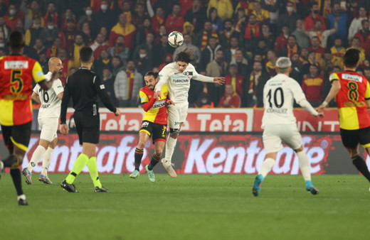 İzmir derbisinde Göztepe'yi mağlup eden Altay haftalar sonra kazandı