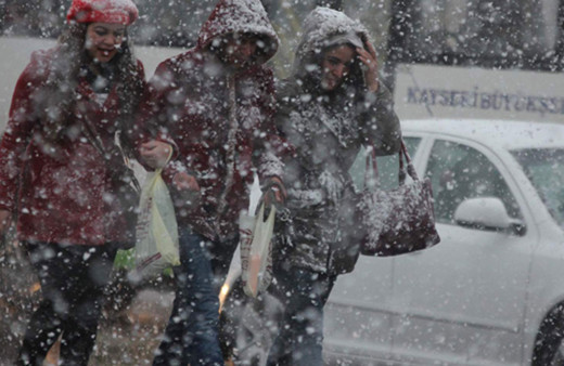 Haftaya kar yeniden geliyor! Meteoroloji'nin 5 günlük hava durumu haritası uyarı veriyor