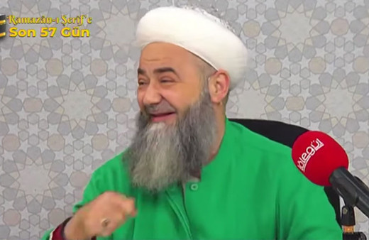 Sessiz olun uşaklar! Cübbeli Ahmet Hoca vaaz verirken çocuklar gürültü yapınca...