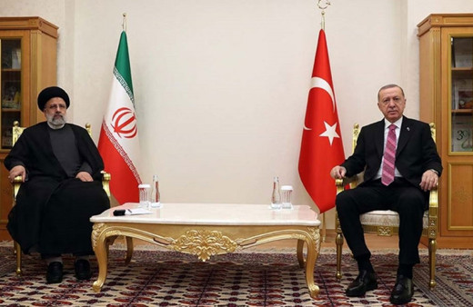 İran Cumhurbaşkanı'ndan Cumhurbaşkanı Erdoğan'a geçmiş olsun telefonu