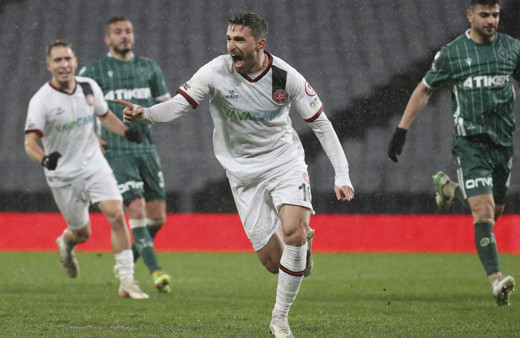 9 gollü nefes kesen maç! Konyaspor'u uzatmada yıkan Fatih Karagümrük kupada turladı