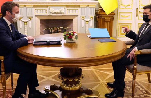 Franca Cumhurbaşkanı Macron, Putin'in uzun masasından sonra Zelenskiy'nin yuvarlak masasında