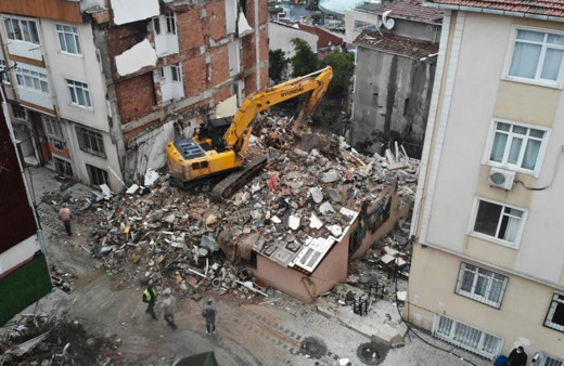 Daire bomba gibi patlamıştı olayla ilgili Üsküdar Belediyesi'nden açıklama