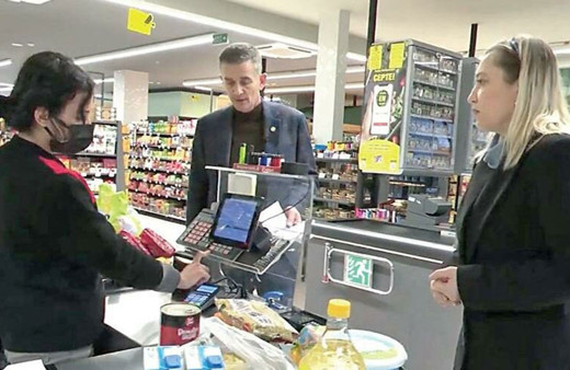 Ümit Dikbayır nasıl muhalefet yapılacağını gösterdi! Hadi Özışık 'nihayet' deyip alkışladı