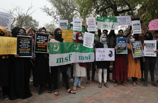 Hindistan'da başörtülü öğrenciler derslere alınmadı! Liselerde eğitime ara verildi: Eylem yapıldı