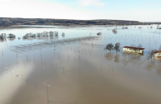 Ergene Nehrinin debisi 20 kat arttı! Edirne'de turuncu alarm verildi: Tarım alanları sularla kaplandı