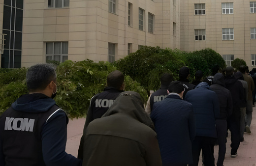 Konya merkezli 10 ilde FETÖ'ye bir darbe daha! Çok sayıda gözaltı var