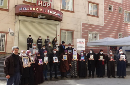 'Oğlumun öldüğü bilgilerini internet sitelerine atmışlar' deyip acılı anne seslendi