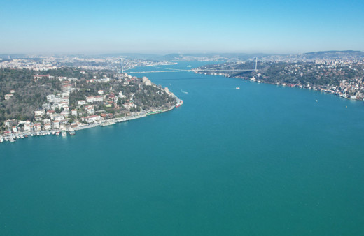Görenler şaşkın! İstanbul Boğazı turkuaz rengine büründü