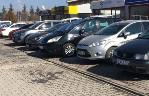 Eskişehirli oto galericiler yüksek kredi faizlerine dikkat çekti: Telefonlar da sustu