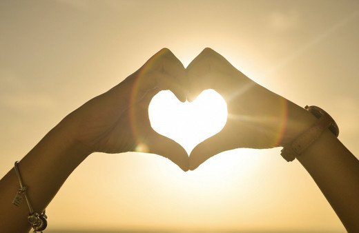 Bugün 14 Şubat sevgililer günü romantik, kısa erkeğe ve kadına yazılacak 14 Şubat aşk sözleri