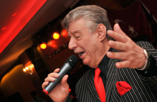 Usta sanatçı Arif Şentürk yoğun bakıma alındı