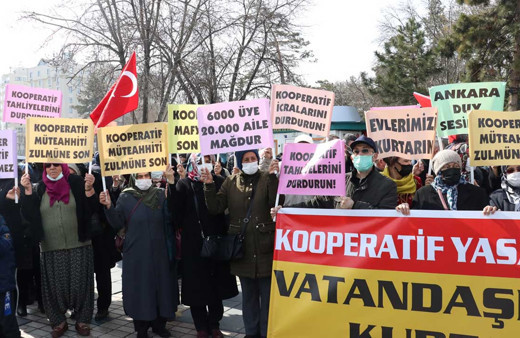 Kayseri'de konut kooperatifi mağduru olduklarını iddia eden 500 kişi eylem yaptı