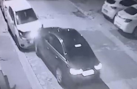 Ataşehir’de park halindeki araca çarpıp arkasına bakmadan kaçtı o anlar kamerada