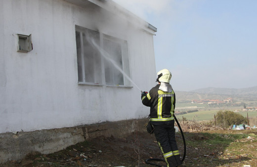 Manisa'da yangın faciası! 3 yaşındaki ikizler hayatını kaybetti