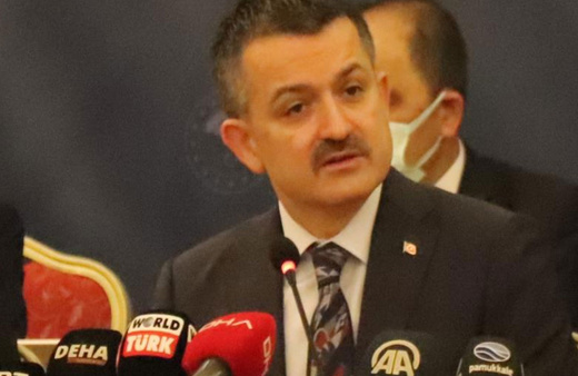 Bakan Bekir Pakdemirli’den zincir marketlere KDV’ye ek yüzde 7 indirim çağrısı
