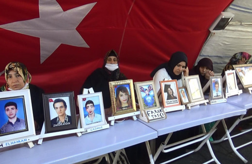 Evlat nöbetinde 901. gün! Oğlunun hasretiyle yanıp tutuşuyor: Kürtçe çağrı yaptı