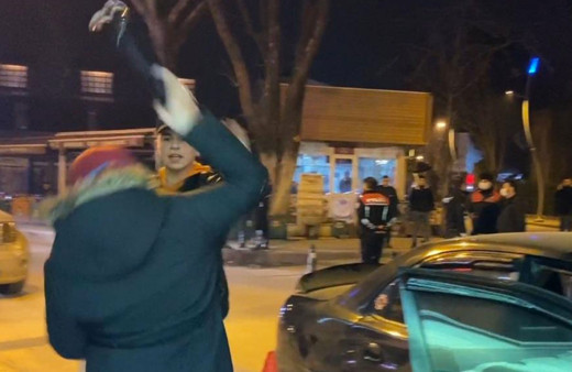 İnegöl'de öfkeli anne çakarlı lambayı oğlunun başında parçaladı