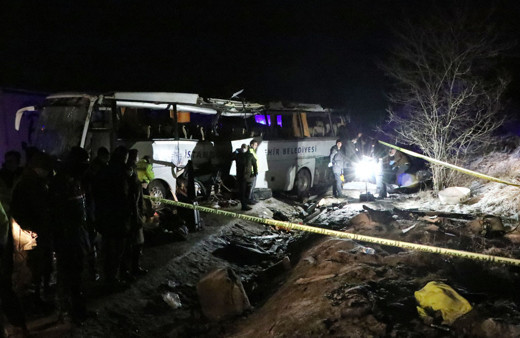 Çankırı'da otobüsün devrilmesi sonucu 2 kişi öldü, 3'ü ağır 27 kişi yaralandı
