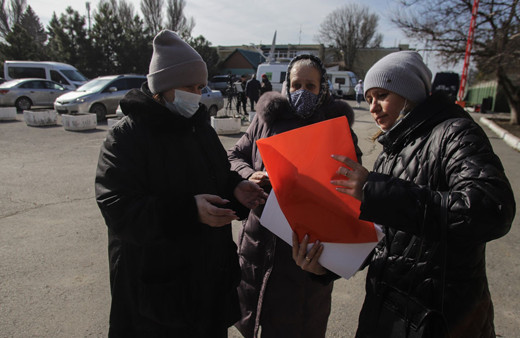 Ukrayna'nın Donbas bölgesindeki Rusların tahliyesi sürüyor! Erkekler askere alınıyor