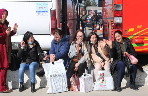 Bulgarlar Edirne'ye akın etti! Çuval çuval aldılar bagajları doldurdular