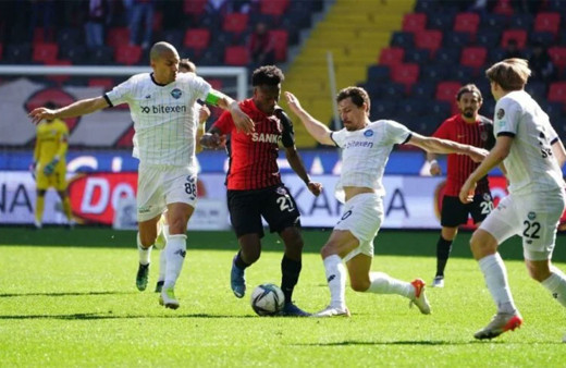 Gaziantep FK Adana Demirspor karşısında dağıldı! İki penaltı kaçtı