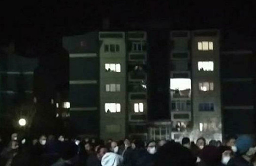 Emekliler zam protestosuna başlıyor! 9 dakika boyunca ışıkları açıp kapatacaklar