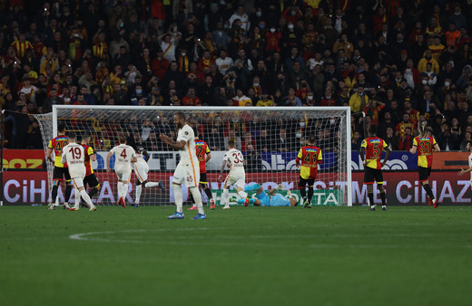 İzmir'de müthiş maç! Galatasaray dört penaltılı maçta Göztepe'yi yıktı