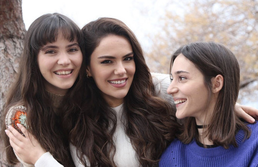 Üç Kız Kardeş dizisi kitap mı hangi kitabın uyarlaması Üç Kız Kardeş kitabı kimin?